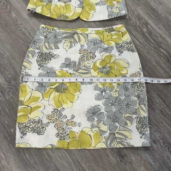 Women’s Tahari Arthur S Levine 2PC Floral Skirt Suit Blazer & Skirt Set Size 2 - Picture 14 of 15